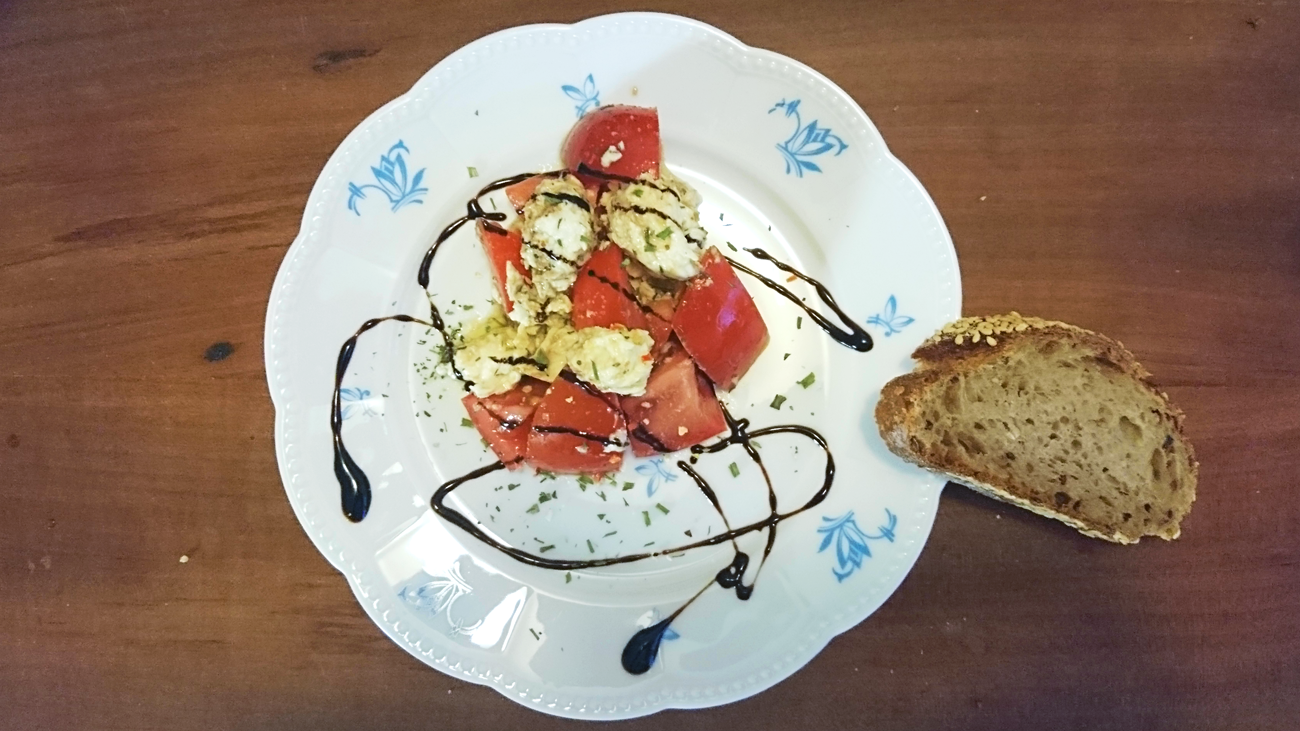 Quick Tomato Mozarella Salad